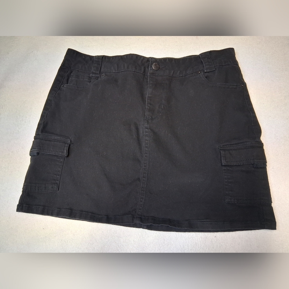 4/20$ ➡️ Blue Spice Black Utility Mini Skirt with Patch Pockets Size 9